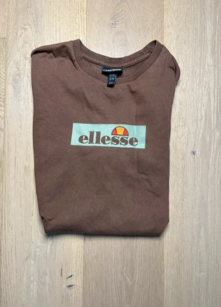 T-shirt Ellesse / XS / marron, marque: Ellesse, état: Très bon état, taille: XS, 3,99 €, 4,89 € Protection acheteurs incluse