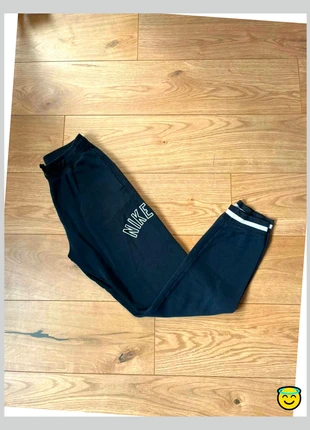 Jogging Nike noir | Taille S, marque: Nike, état: Bon état, taille: S, 10,00 €, 11,20 € Protection acheteurs incluse