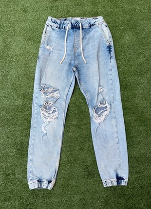 Jeans joggers vaqueros rotos azul claro XS/S, marca: Bershka, estado: Muito bom, tamanho: S, €6.90, €7.95 inclui Proteção do Comprador