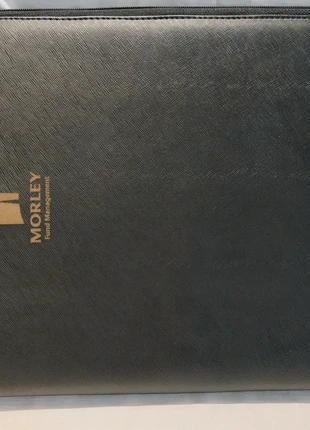 Jolie pochette pour PC portable Neuve sans étiquette, brand: Lanvin, condition: New without tags, €120.00, €126.70 includes Buyer Protection