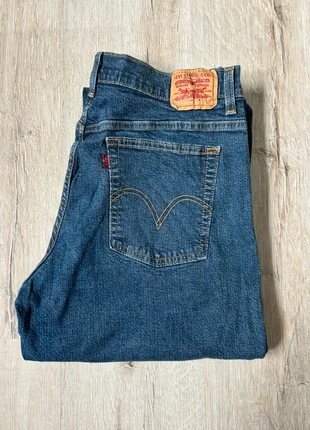 Jean Lévi’s 550 Classic Relaxed BootCut W30, marke: Levi's, zustand: Sehr gut, größe: L / 40 / 12, 17,00 €, 18,55 € beinhaltet Vinted-Käuferschutz Pro