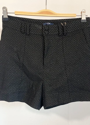 Short noir motif doré Kiabi, marque: Kiabi, état: Très bon état, taille: M / 38 / 10, 5,00 €, 5,95 € Protection acheteurs (Pro) incluse