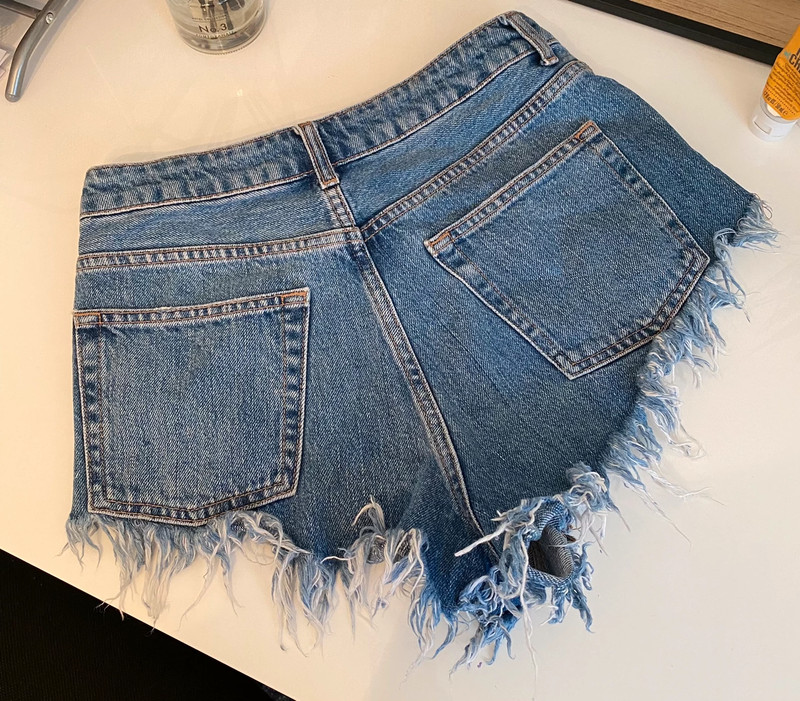 Kiri top topshop shorts