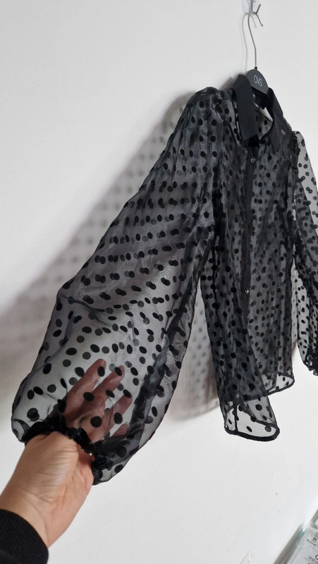Camicia nera a pois trasparente con maniche a sbuffo taglia 38 New look Vinted