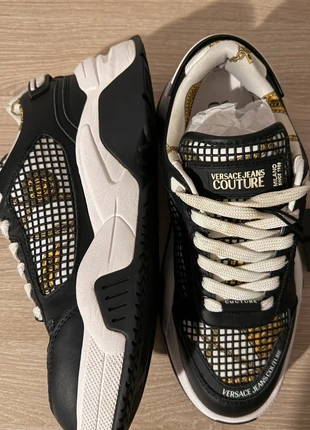 Baskets Versace Jeans Couture noires et blanches – modèle premium certifié, marca: Versace Jeans, estado: Nuevo con etiquetas, tamaño: 42, 250,00 €, 263,20 € Protección al comprador incluida