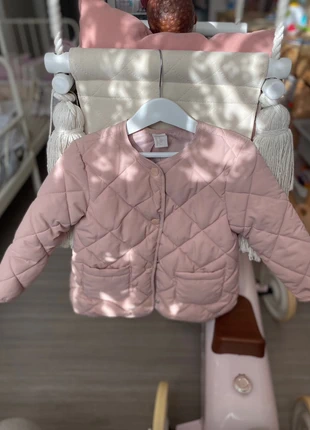 Doudoune fille, marke: H&M, zustand: Sehr gut, größe: 4 Jahre / 104, 13,00 €, 14,35 € inklusive Vinted-Käuferschutz