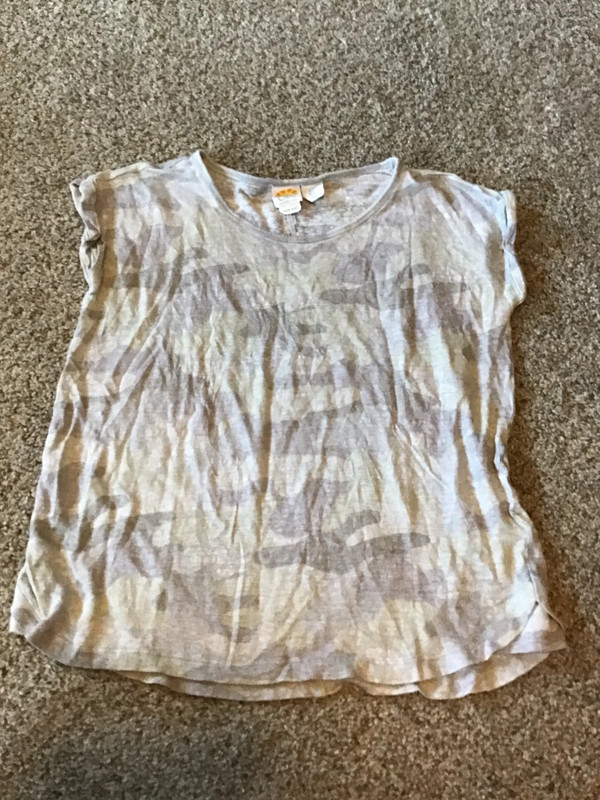 Women’s C&C Camo Top Sz M 1