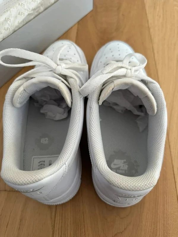 Nike Air Force 1 blanches – Taille 40 - photo numéro 3