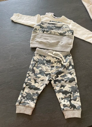 Tuta sportiva , marca: Blukids, estado: Novo com etiquetas, tamanho: 9-12 meses / 74 cm, €7.00, €8.05 inclui Proteção do Comprador