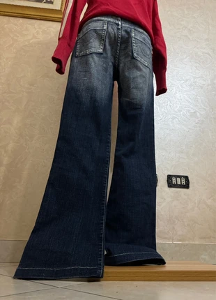 Jeans svasati blu scuro e chiaro stile Diesel tasche particolari, marque: Vintage Dressing, état: Très bon état, taille: M / 38 / 10, 21,90 €, 23,70 € Protection acheteurs incluse