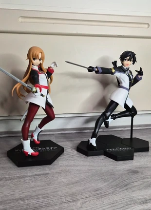 Asuna en Kirito figuren, merk: sword art online, staat: Nieuw zonder prijskaartje, maat: Universeel, € 30,00, € 32,20 inclusief Kopersbescherming