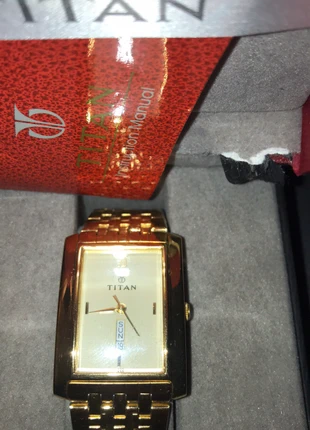 Horloge in doos, merk: Titan, staat: Nieuw zonder prijskaartje, € 20,00, € 21,70 inclusief Kopersbescherming