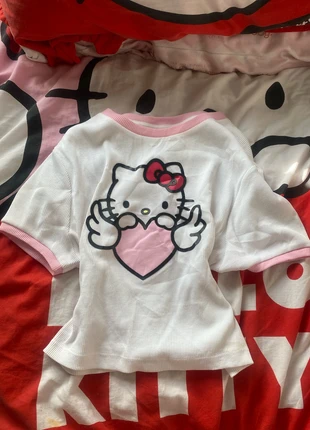 original hello kitty x primark angel t shirt, brand: Sanrio, condition: Good, size: S / 8, £3.50, £4.38 includes Buyer Protection