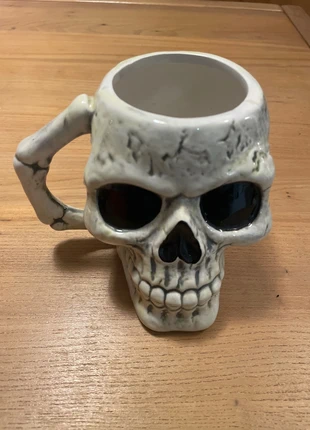 Mug crâne en céramique, état: Très bon état, 9,00 €, 10,15 € Protection acheteurs incluse