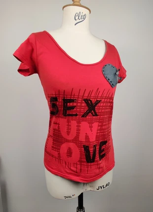 T-shirt Desigual rouge "Sex Fun Love" - S, brand: Desigual, condition: Very good, size: S / 36 / 8, €9.90, €11.10 includes Buyer Protection