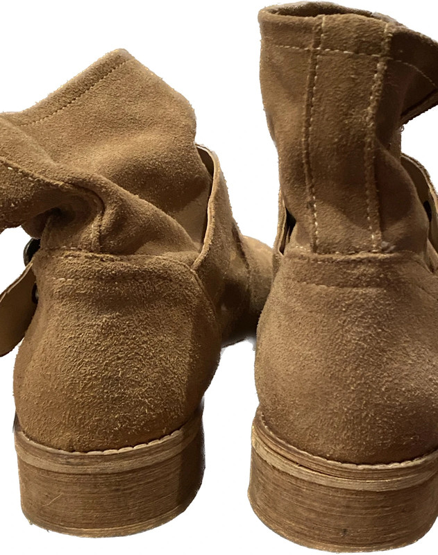 Stivaletto scamosciato best sale beige