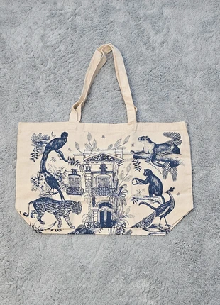 Totebag sézane blanc Léopard bleu en coton, rue saint fiacre, très bon état, merk: Sézane, staat: Heel goed, € 22,00, € 23,80 inclusief Kopersbescherming