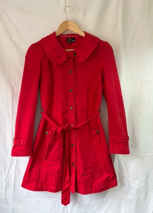 Yumi red short trench coat, brand: Vintage Dressing, condition: Very good, size: M / 10, £12.00, £13.30 includes Buyer Protection