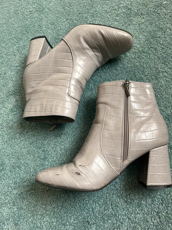 Heeled hotsell boots primark