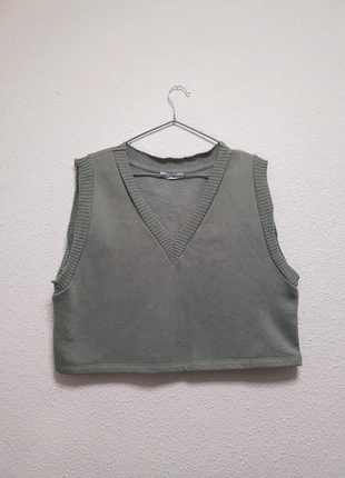 Chaleco crop en color verde pistacho, brand: Zara, condizioni: Ottime, taglia: M / IT 42 / EU 38, €6.50, €7.53 include la Protezione acquisti