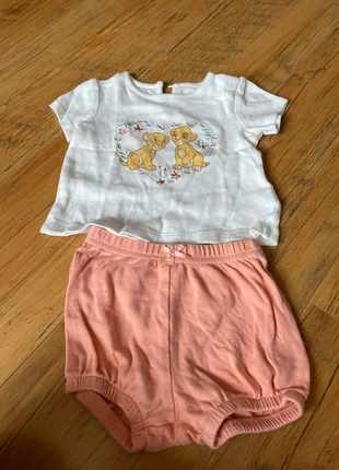 Ensemble roi lion C&A, marca: C&A, estado: Muito bom, tamanho: 12-18 meses / 80 cm, €2.00, €2.80 inclui Proteção do Comprador