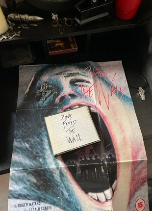 Pink floyd the wall cd and poster, état: Très bon état, 8,00 €, 9,10 € Protection acheteurs incluse