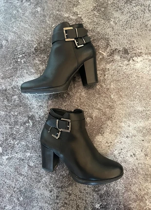 Bottines talon noires femme Besson taille 35 mujer Stivaletti donna Schwarze Damenstiefeletten, marca: Besson, estado: Muy bueno, tamaño: 35, 17,00 €, 18,55 € Protección al comprador incluida