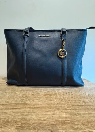 Sac Michael Kors bleu marine, marque: Michael Kors, état: Satisfaisant, 17,99 €, 19,59 € Protection acheteurs incluse