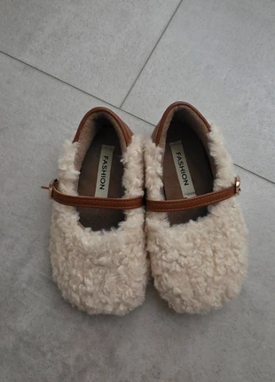 Shein schoentjes teddy, merk: Shein, staat: Nieuw zonder prijskaartje, maat: 27, € 2,00, € 2,80 inclusief Kopersbescherming