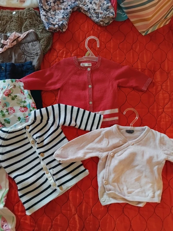 Lot gilets fille 1mois - photo numéro 5