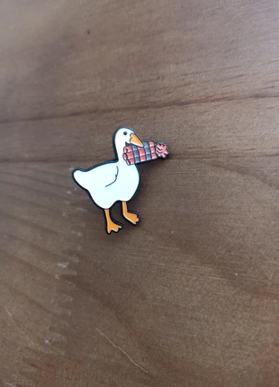 Pin's Oie et dynamite, condition: Very good, €3.00, €3.85 includes Buyer Protection Pro