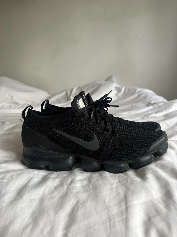 Vapormax 3 store triple black