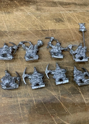 11 Dwarves Miners 6th ed. Warhammer (Alternative), marke: Alternative, zustand: Sehr gut, 55,00 €, 58,45 € inklusive Vinted-Käuferschutz