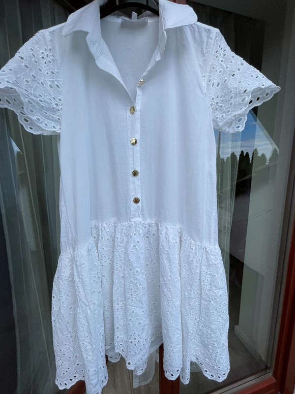 Biała sukienka z haftem Just Unique rozmiar S/M - Vinted
