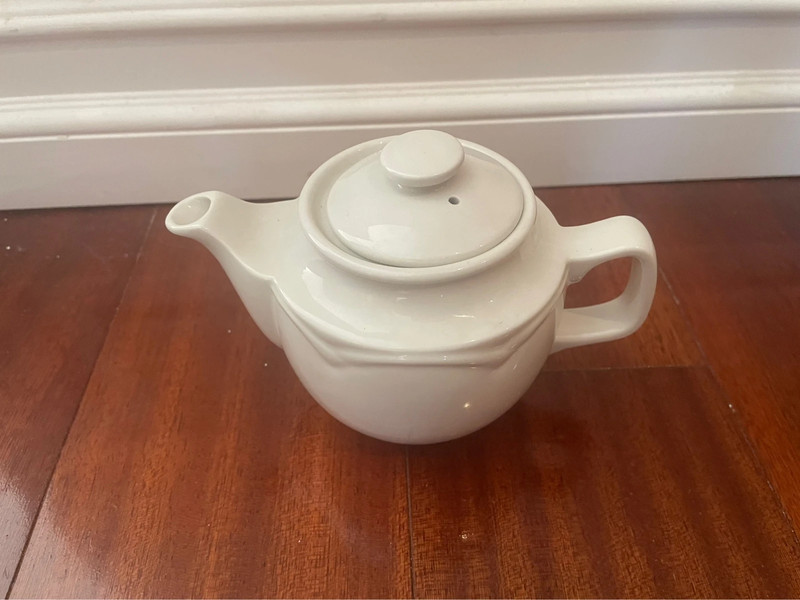 Vintage 4" Steelite International England teapot. 4
