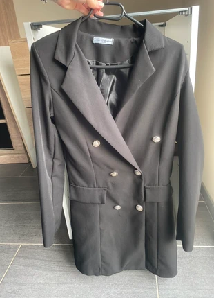 Veste, brand: New Collection, condizioni: Nuovo senza cartellino, taglia: S / IT 40 / EU 36, €10.00, €11.20 include la Protezione acquisti