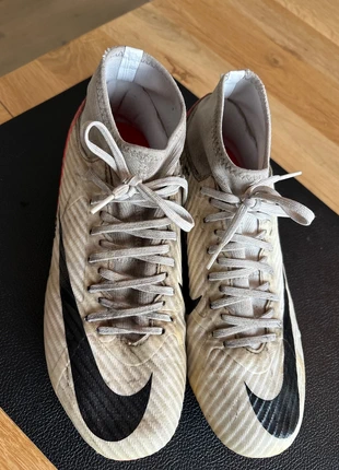 Voetbalschoenen maat 40,5, brand: Nike, condizioni: Buone, taglia: 40.5, €11.00, €12.25 include la Protezione acquisti
