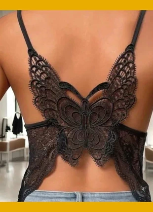 Top noir en dentelle dos papillon, marca: LOOK, estado: Muito bom, tamanho: S / 36 / 8, €24.99, €26.94 inclui Proteção do Comprador
