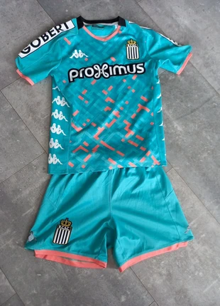 Kappa Charleroi voetbaltenue 164, marca: Kappa, estado: Muito bom, tamanho: 14 anos / 164 cm, €35.00, €37.45 inclui Proteção do Comprador