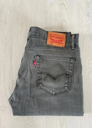 Levi’s 511 34/34 gris, brand: Levi's, condizioni: Ottime, taglia: L / IT 44 / EU 40, €5.00, €5.95 include la Protezione acquisti