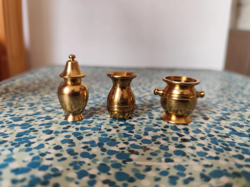 Lot vases miniatures en laiton