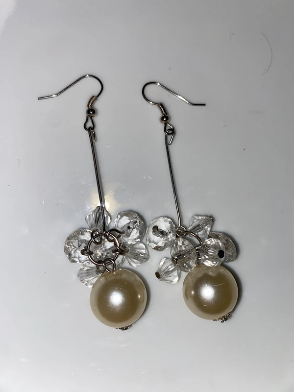 Pair silvertone metal hanging dangly pierced earrings white faux pearl faceted clear stones 3