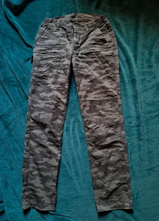 Comounflage hose Gr 36 y2k, Emo, Grunge, Gothic, Fairycore, Hippie oder Boho, merk: Esprit, staat: Goed, maat: S / 36 / 8, € 6,00, € 7,00 inclusief Kopersbescherming