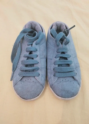 Sapatilhas azuis claras para menino da Zara tamanho 27, marca: Zara, estado: Muy bueno, tamaño: 27, 4,50 €, 5,43 € Protección al comprador incluida