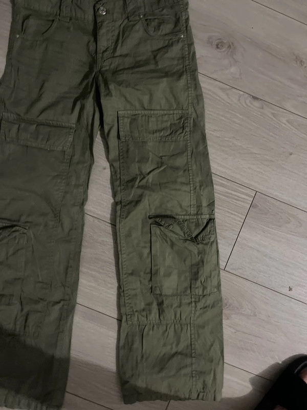 Pantalon cargo jambes larges kaki 4