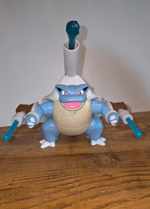 Grosse figurine pokemon tortank, marke: Nintendo, zustand: Gut, größe: Einheitsgröße, 15,00 €, 16,45 € inklusive Vinted-Käuferschutz