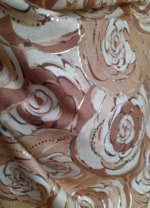 Foulard d'hiver fleurs beiges neuf, condition: New with tags, €15.00, €16.45 includes Buyer Protection