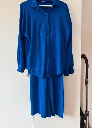 Ensemble bleu – chemise et pantalon fluide New Collection, merk: New Collection, staat: Heel goed, maat: Universele maat, € 4,50, € 5,43 inclusief Kopersbescherming