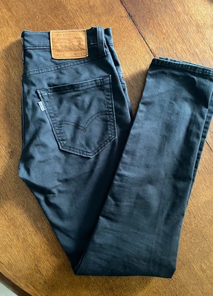 Jean Levis noir T28, merk: Levi's, staat: Goed, maat: M / 38 / 10, € 18,00, € 19,60 inclusief Kopersbescherming