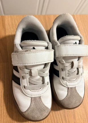 Zapatillas Adidas niño talla 28, merk: adidas, staat: Goed, maat: 28, € 12,00, € 13,30 inclusief Kopersbescherming